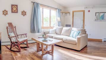 Appartamento City, 1 letto king con divano letto, cucina | Area soggiorno | TV a schermo piatto 52 pollici con canali digitali, Netflix, Hulu