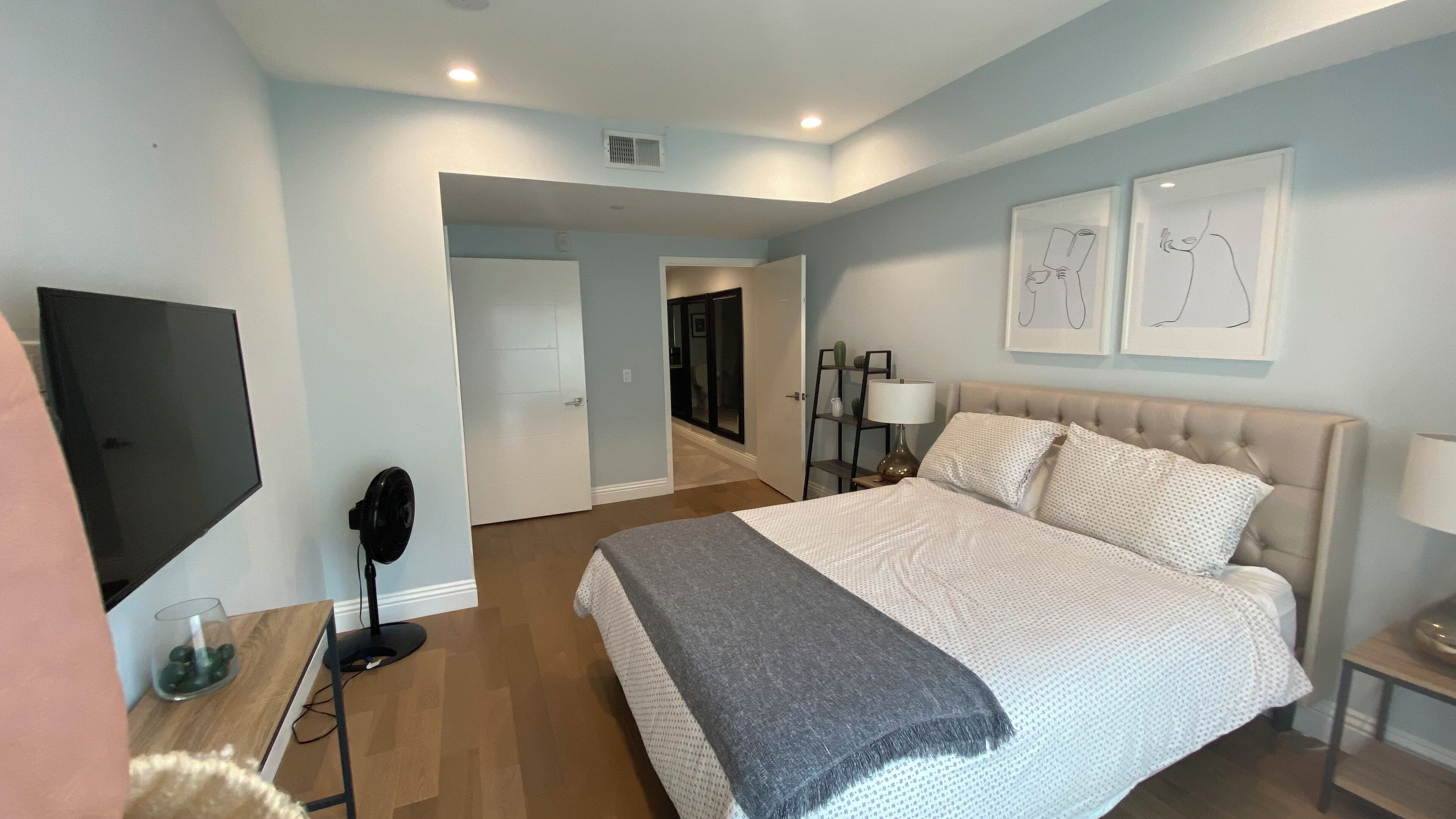 2 bedrooms, desk, iron/ironing board, WiFi (free)