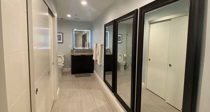 Cozy Private Condo Unit DTLA/K-town