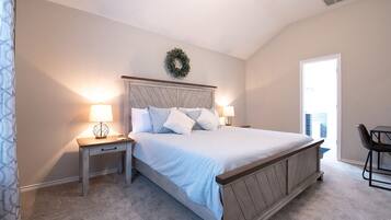 3 Schlafzimmer, Schreibtisch, Bügeleisen/Bügelbrett, Reisekinderbett