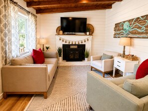 Smart TV, fireplace, video games - Oak Island Bungalow Steps to the Beach (Oak Island)