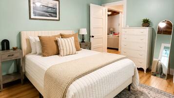 2 bedrooms, desk, iron/ironing board, free WiFi