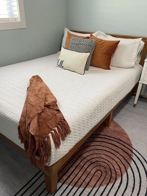 2 bedrooms, desk, iron/ironing board, free WiFi