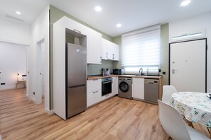 Réfrigérateur, micro-ondes, four, lave-vaisselle