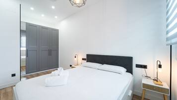 2 slaapkamers, een bureau, een strijkplank/strijkijzer, internet