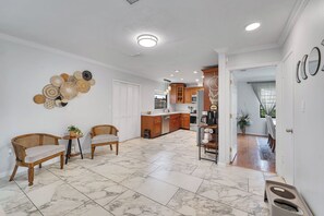 Interior - Spacious 4BR/3BA~Espresso machine~Backyard~Grill!
 (Brandon)