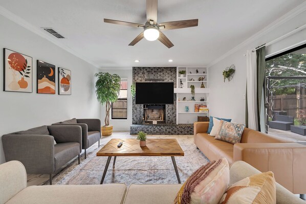 Smart-tv och bordsfotboll