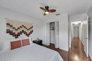 4 sovrum, skrivbord, strykjärn/strykbräda och gratis wi-fi