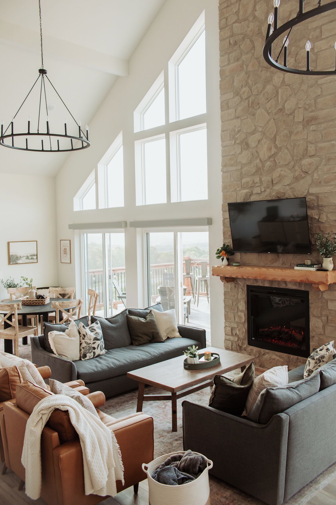 智能电视、壁炉、电子游戏  、书