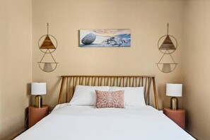 5 bedrooms, desk, travel cot, free WiFi