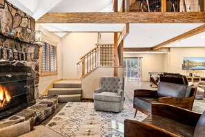 TV connectée, cheminée, baby-foot