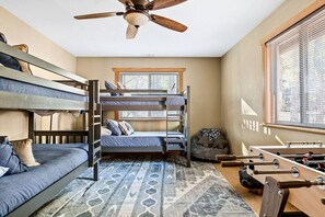 5 chambres, bureau, lit parapluie, Wi-Fi gratuit