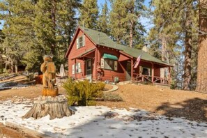 Exterior detail - Tree Top Ranch + Hot Tub + Pet Friendly (Big Bear Lake)