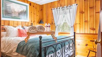 2 habitaciones, tabla de planchar con plancha y cuna de viaje