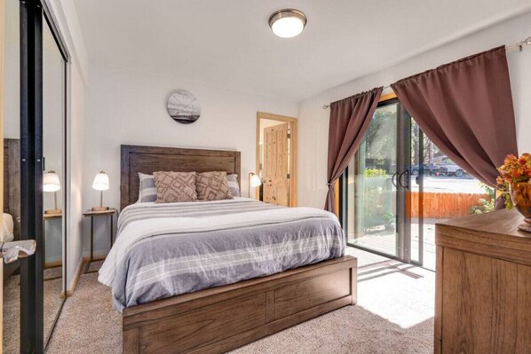 2 bedrooms, iron/ironing board, free WiFi, bed sheets - Boulder Bay Retreat Steps to Lake + Hot Tub (Big Bear Lake)