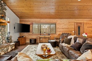 Smart-TV, Kamin, Videospiele