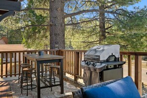 Outdoor dining - Double Black Diamond | Bear Mtn w/ Hot Tub (Big Bear Lake)