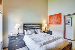 2 dormitorios, tabla de planchar con plancha, Internet y ropa de cama
