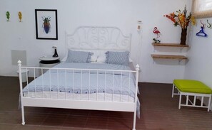 1 bedroom, free WiFi, bed sheets