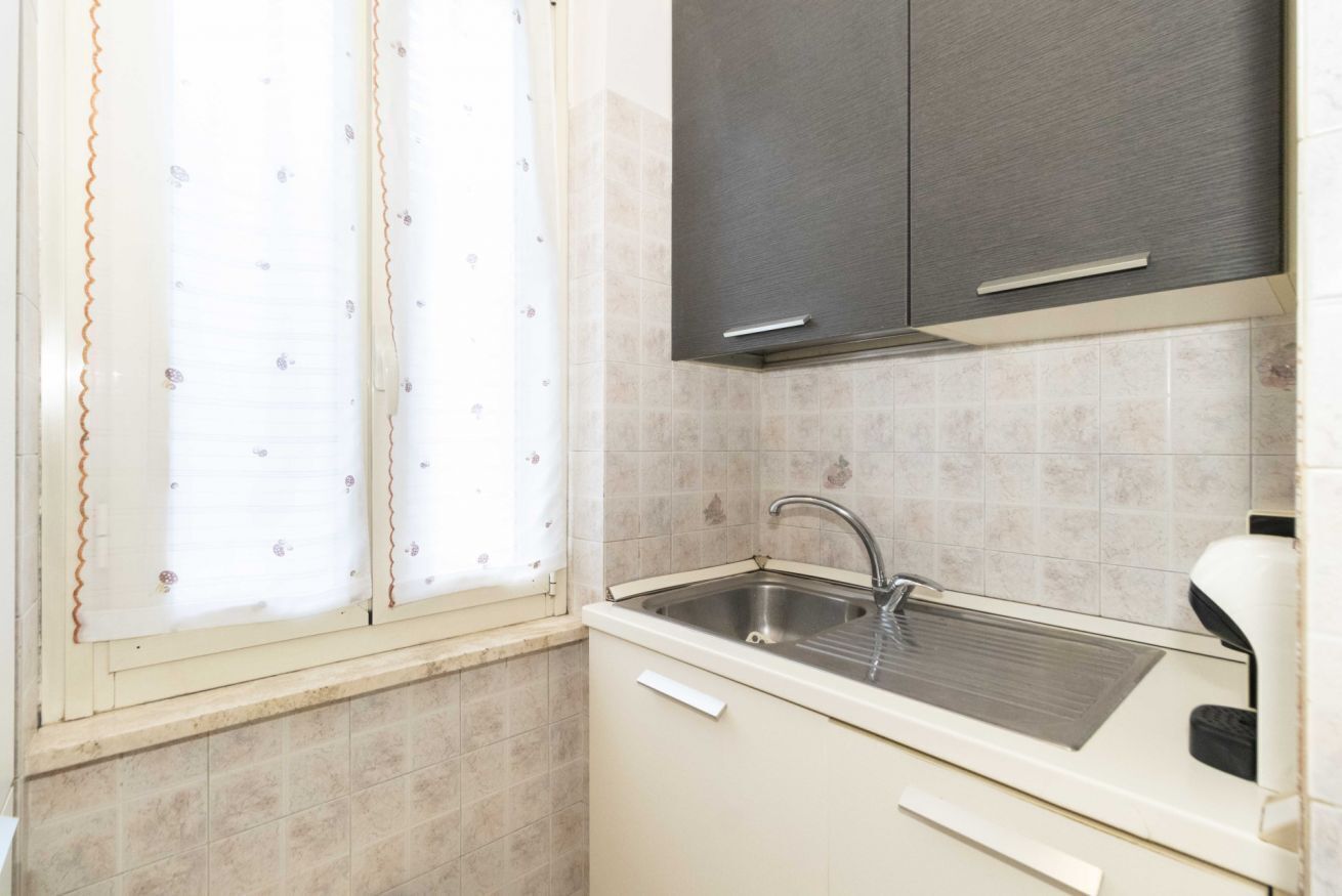 Fridge, stovetop, toaster