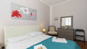 1 habitación, wifi y ropa de cama