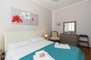 1 bedroom, WiFi, bed sheets