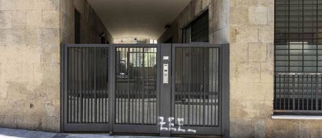 تفاصيل الفندق من الخارج