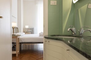 2 Schlafzimmer, Bettwäsche
