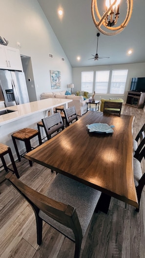 Interior - Private Beachfront House on Bolivar Peninsula – Clean, Quiet & Steps to Sand (Bolivar Peninsula)