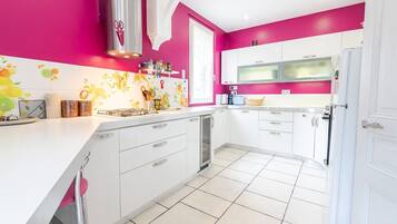 Fridge, microwave, oven, dishwasher