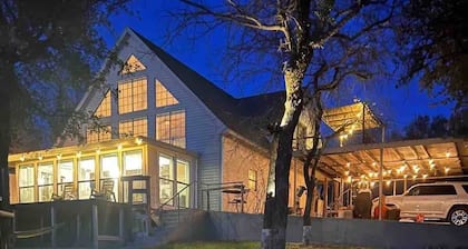 LakeShore -Cozy Lake House