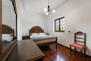 3 chambres, fer et planche à repasser, accès Internet, draps fournis