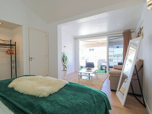 2 間睡房、熨斗/熨衫板、Wi-Fi、床單