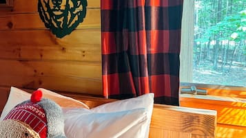 3 bedrooms, iron/ironing board, travel cot, WiFi