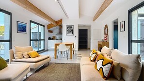 Smart-tv och en stereo