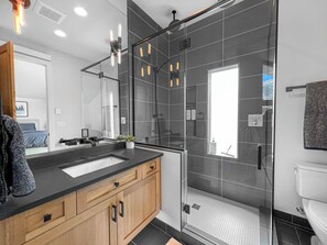 Dusche, Handtücher, Seife, Shampoo