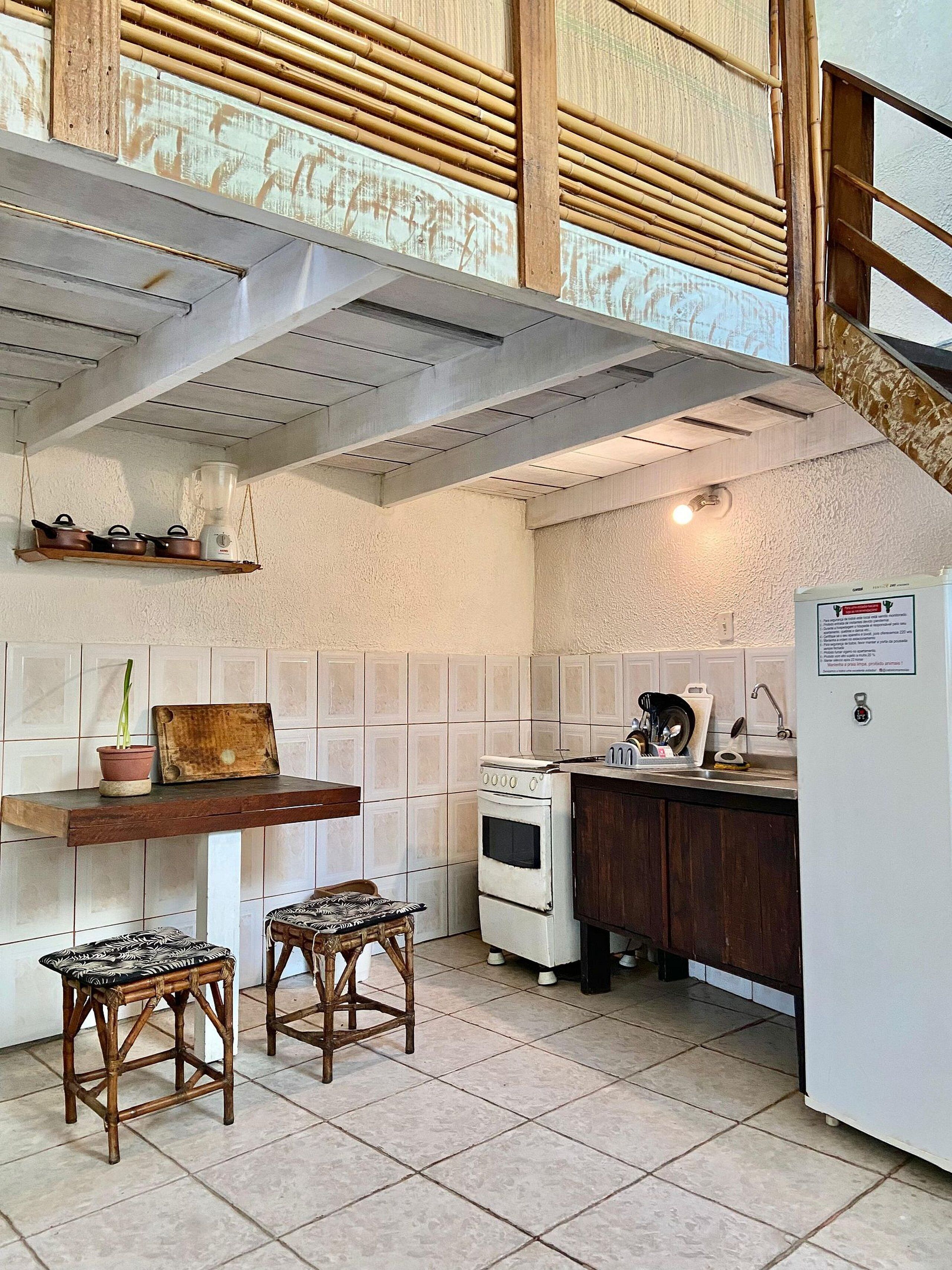 Basic Chalet | Private kitchen | Fridge, microwave, cookware/dishes/utensils