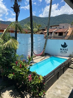 Outdoor pool - Pousada Maré Alta (São Sebastião)