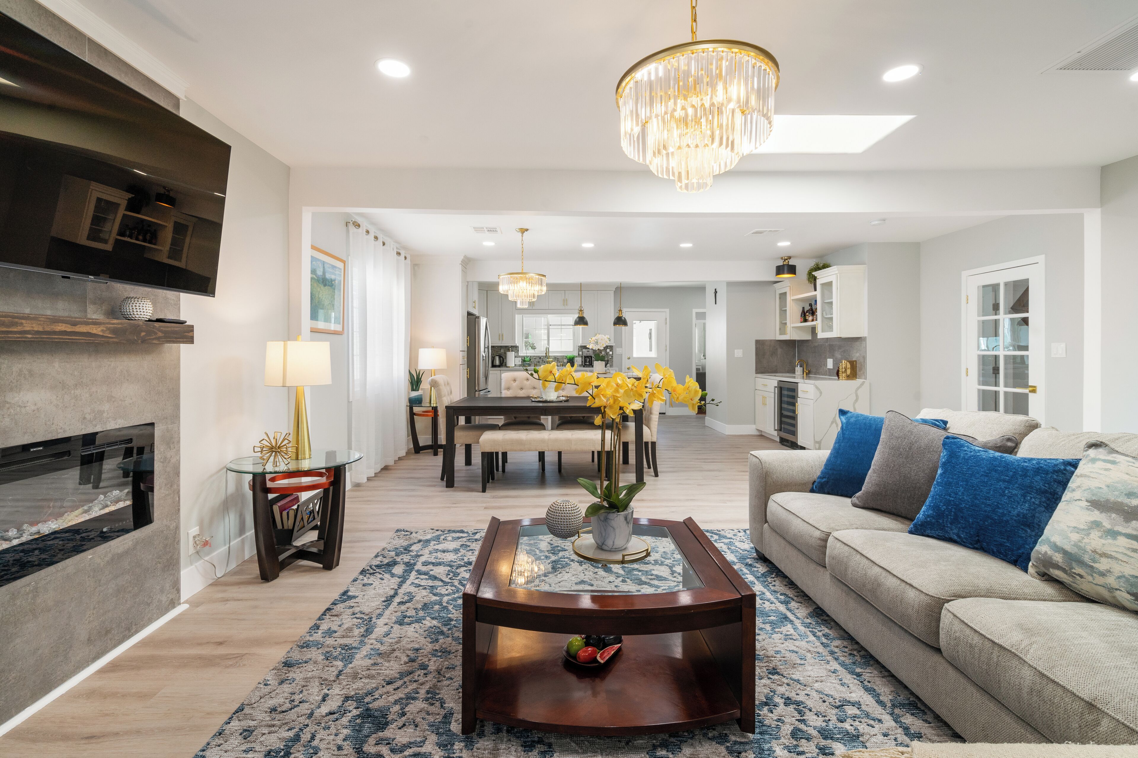 Modern Escape Fifa Cw Tranquility House Near Lax, Fits 10 Guests. - Redondo Beach, CA