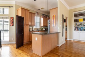 Private kitchen - Washington Corridor & Park Living (Houston)