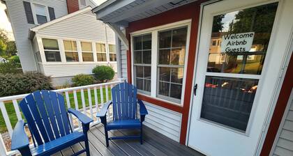 Laid-Back Linntown Guest Suite Bed & Bath w Private Entrance