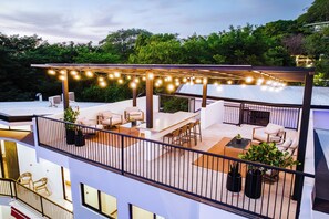 تناول الطعام بالخارج