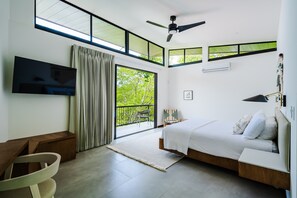 6 bedrooms, iron/ironing board, internet, bed sheets