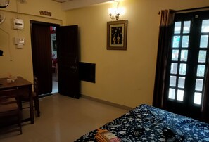 3 chambres, fer et planche Ă repasser, Wi-Fi, literie fournie