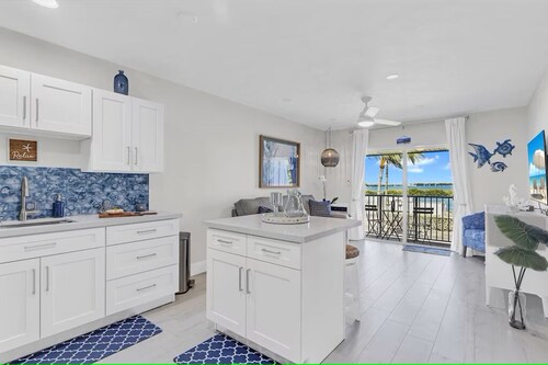 Oceanfront and Sunrise Views!