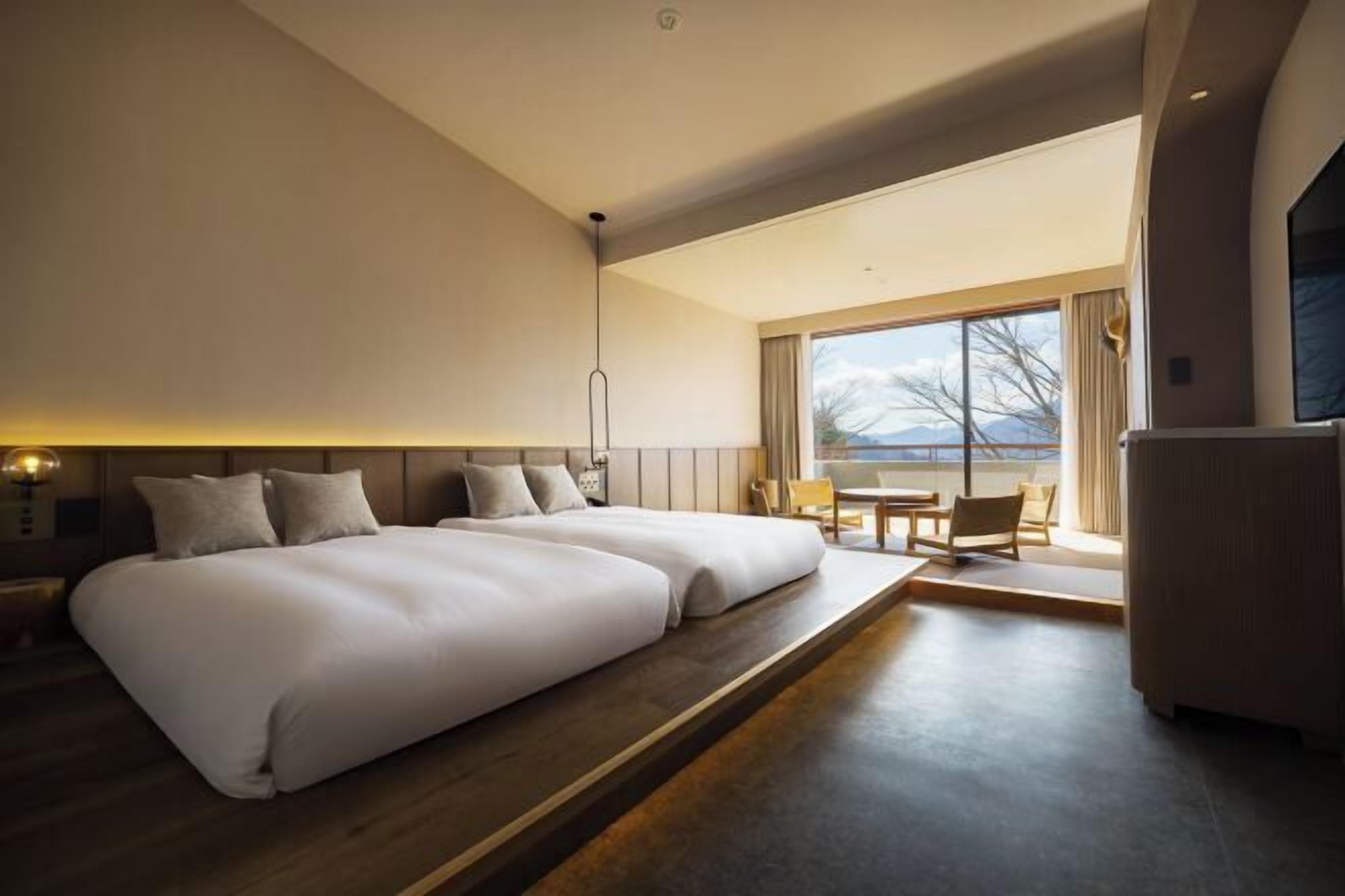 Down comforters, in-room safe, blackout drapes, free WiFi