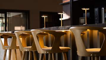 Lobby-lounge