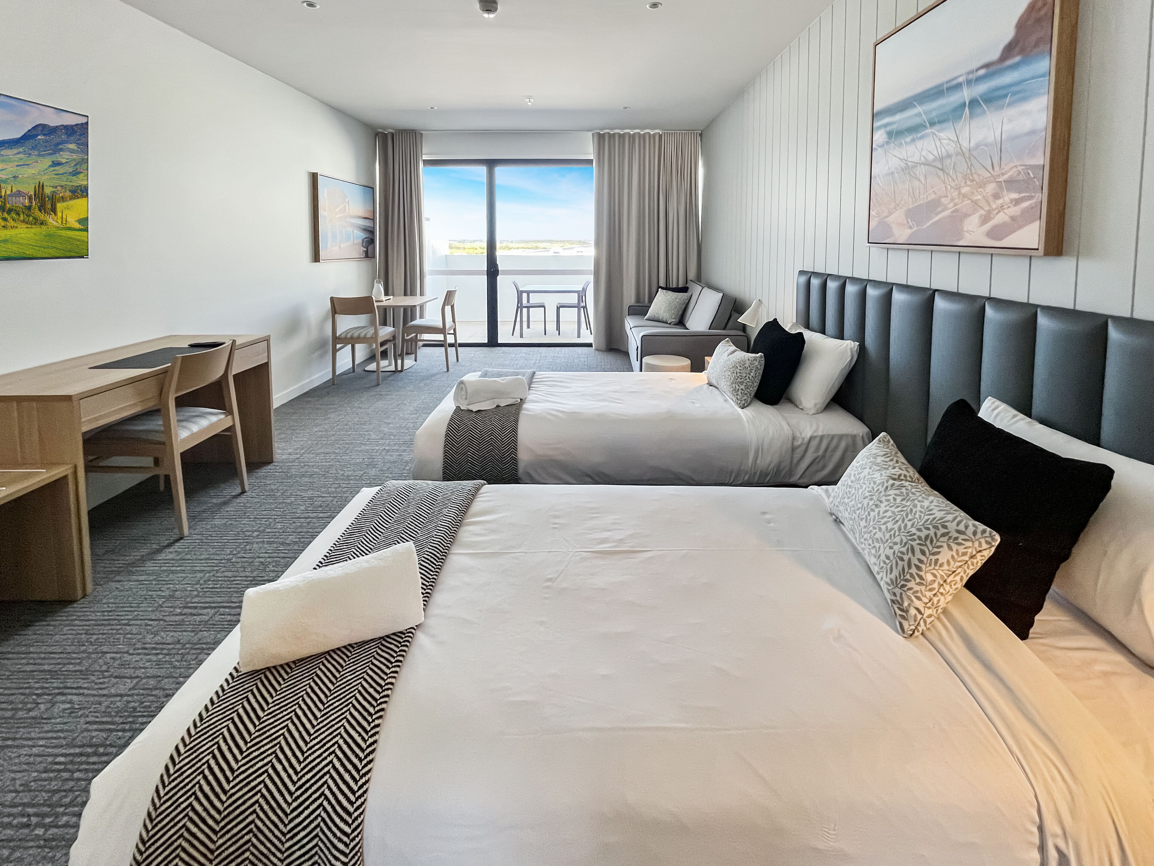 Superior King or Twin Room | 客廳 | 平面電視