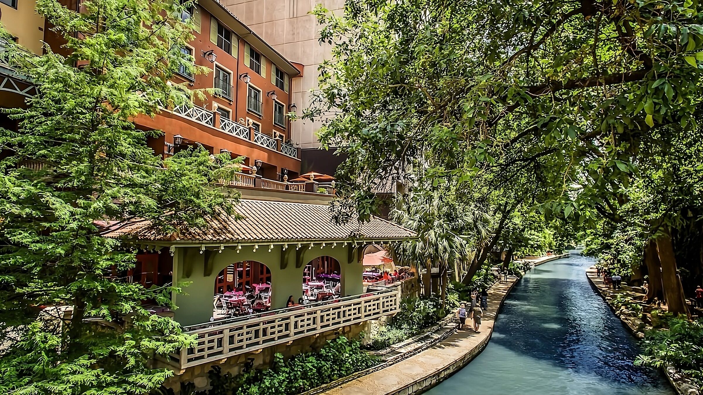 Ideal Location! 3 Relaxing Units w/ Breath-taking Views, Near Plaza de las Islas