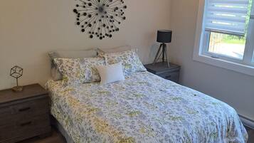 2 bedrooms, desk, iron/ironing board, free WiFi